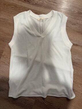 Sleeveless V-Neck Knit Tank Top - White